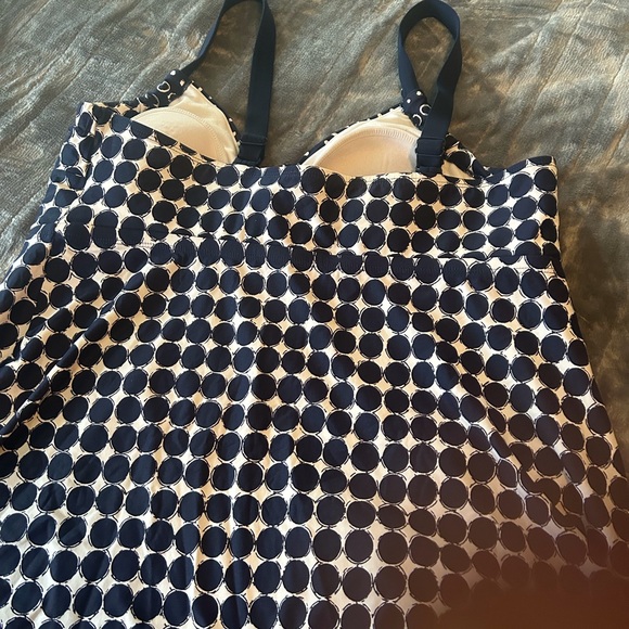 Woman’s Tankini 18W - Picture 5 of 8